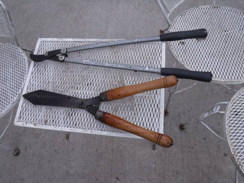 lot 7439 image: pruning tools