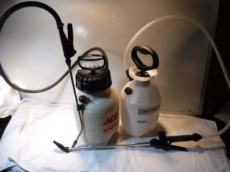 lot 7523 image: 2 pump sprayers