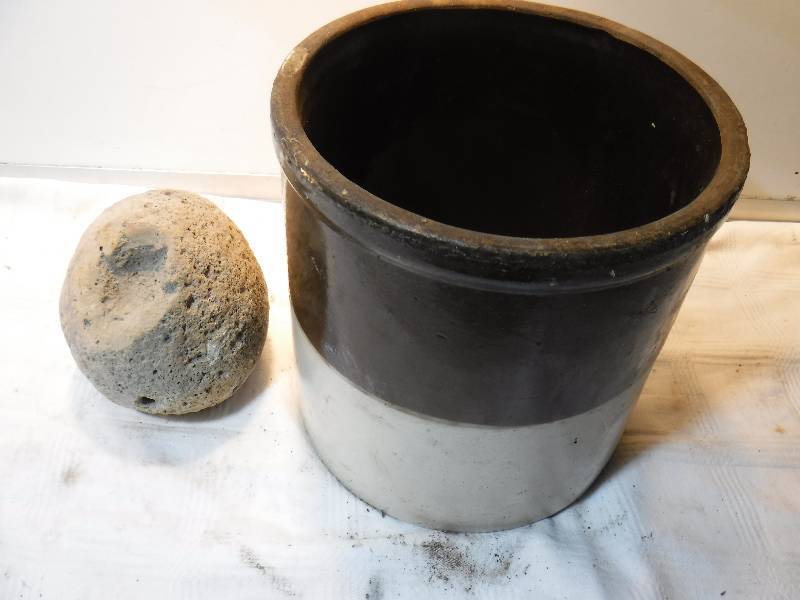 lot 7533 image: a crock and a rock
