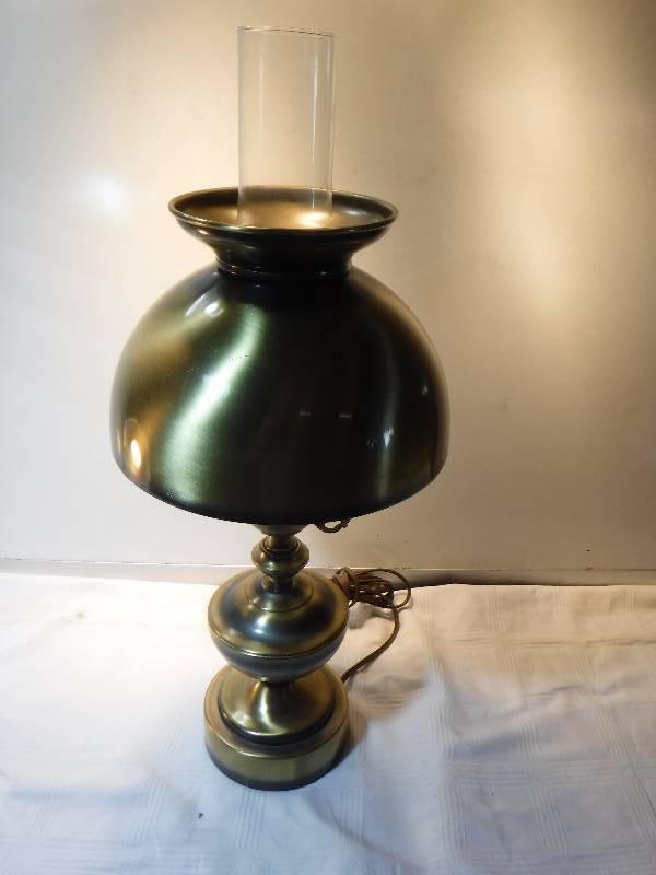 lot 7535 image: Brass desk lamp with chimney