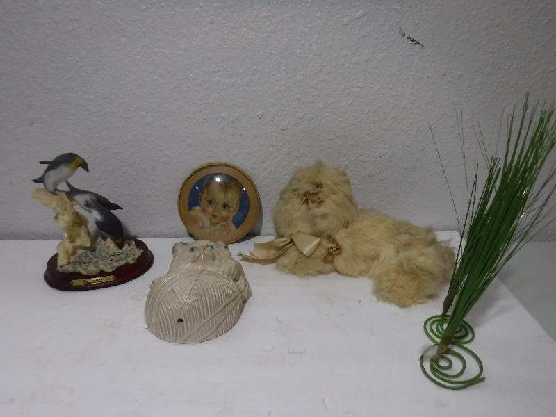 lot 7152 image: Lot of knick knacks includes a cat string holder and more