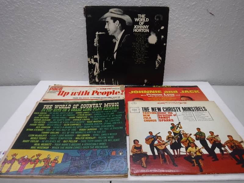 lot 7189 image: Vintage vinyl records