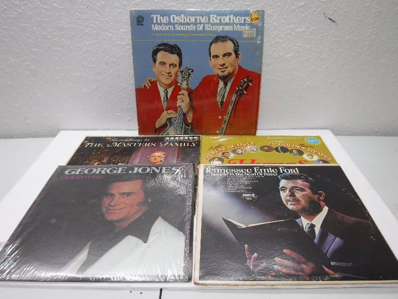 lot 7191 image: George Jones and more records