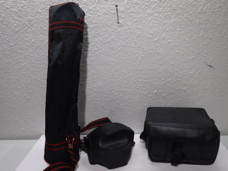 lot 7206 image: Meikai 35mm film camera with cases, flash and tri pod