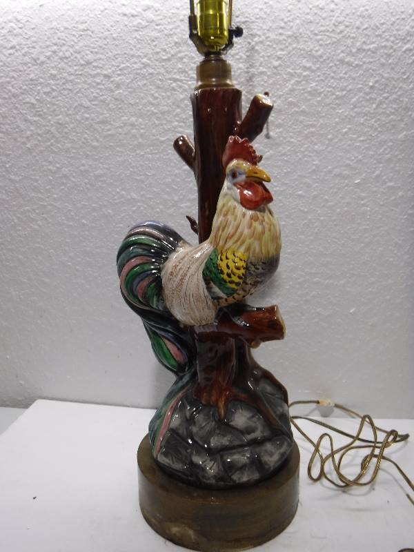 lot 7214 image: Rooster lamp