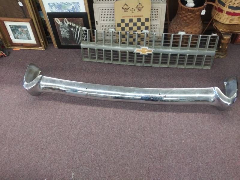 lot 3122 image: Early 50s Rear Cadillac Car Bumper