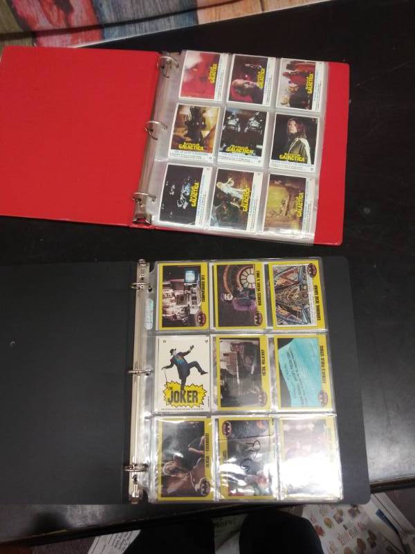 lot 3185 image: 2 Binders Full of Batman and Galactica Collectible Cards