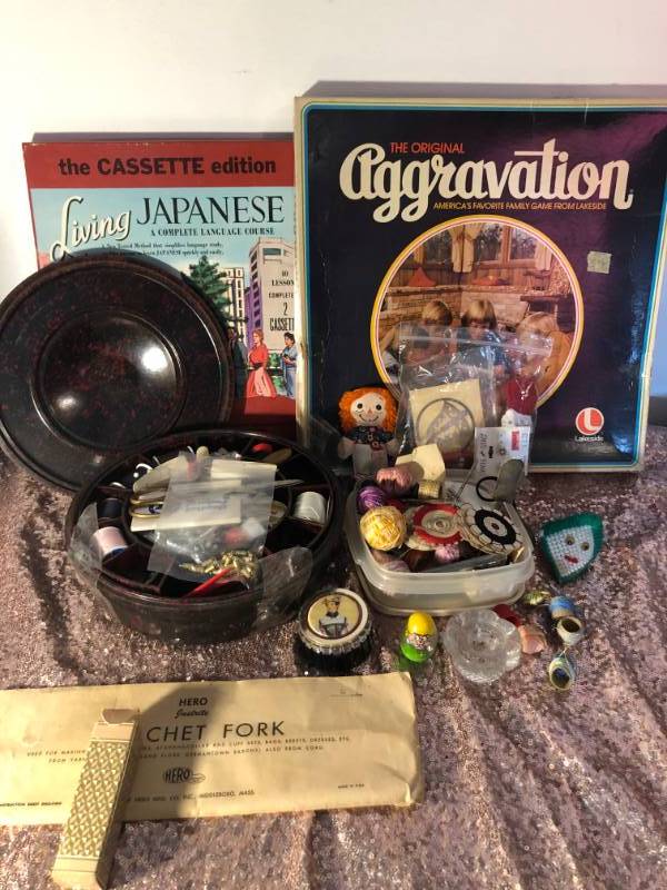 lot 6149 image: Lot of Sewing Materials(needles,thread, and more) and How to Learn Japanese Tapes