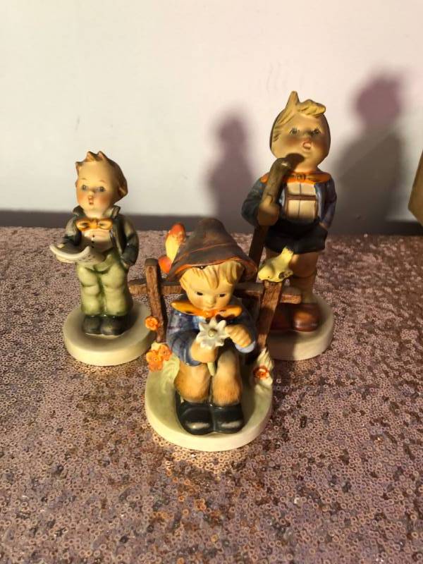 lot 6158 image: Hummel Figurine Lot