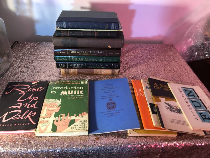 lot 6163 image: Collection of Classic Novels and Educational Literature