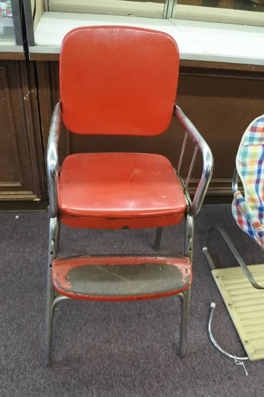 lot 1112 image: Mid Century Red Baby High Chair