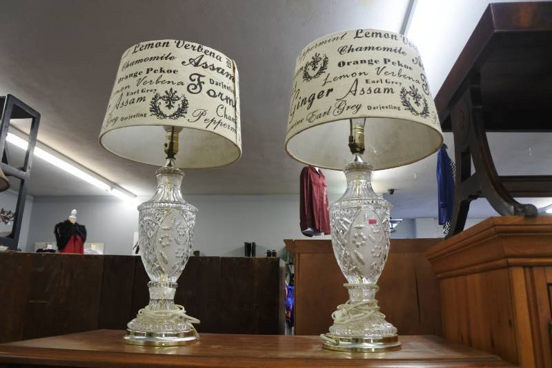 lot 1127 image: Set of Crystal Diamond Cut Glass Lamp Shades