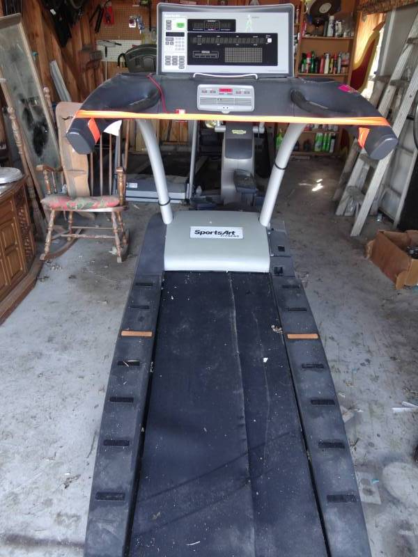 lot 3849 image: Sports Art Fitness T670 Treadmill