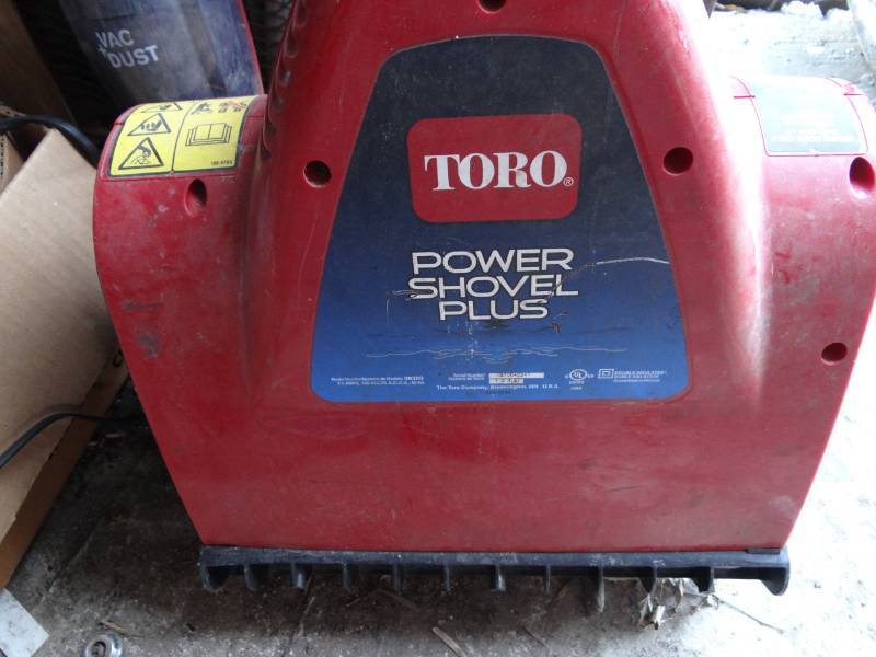 lot 3853 image: Toro Power Shovel, Dirt Devil Vacuum, and More