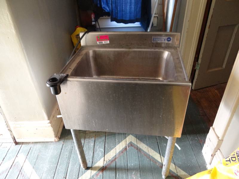 lot 9468 image: Bar ice well, fire suppression tanks, and grill