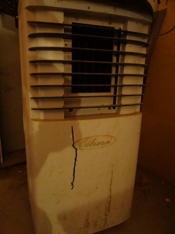 lot 3880 image: Celiera Air conditioning Unit, Shop lights, and More.
