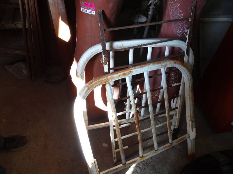 lot 3902 image: Large decorative Vases, metal bed frame