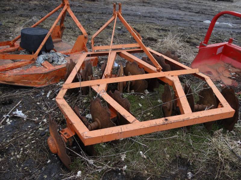 lot 5 image: Tractor Tilling Implement