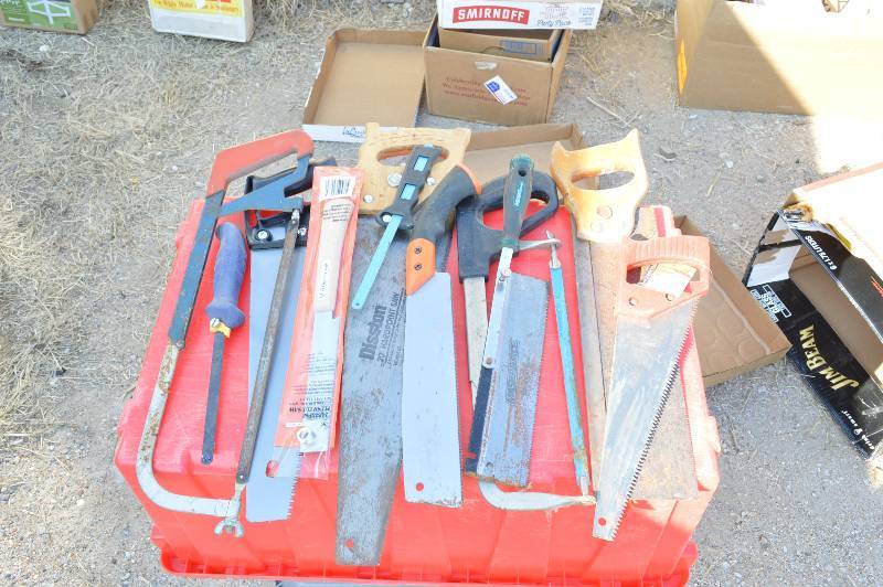 lot 1008 image: Assorted Saws - 11 Pieces