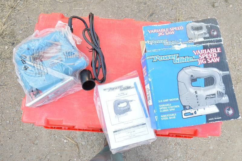 lot 1028 image: Variable Speed Jig Saw - New in Box