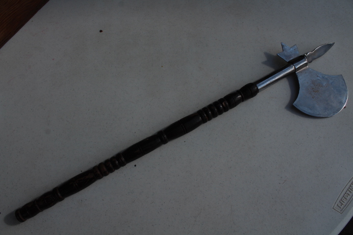 lot 1070 image: Battle Axe