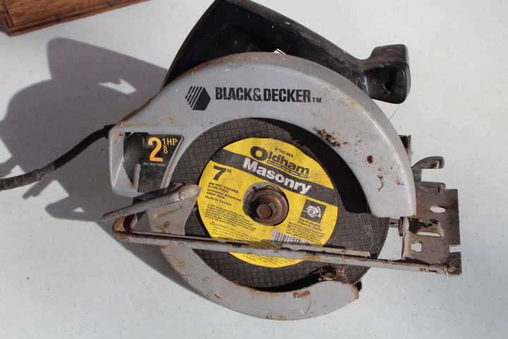lot 1100 image: Black & Decker 2 18 HP Circular Saw - Cord Has Been Repaired - Works