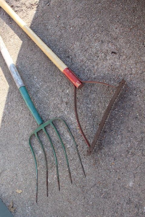 lot 1122 image: Pitch Fork & Weed Stick (Grandpas cordless weed eater)