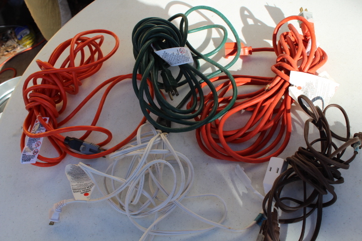 lot 1123 image: 5 Extension Cords