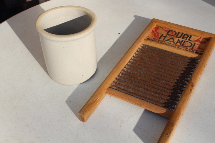 lot 1132 image: Washboard and Crock