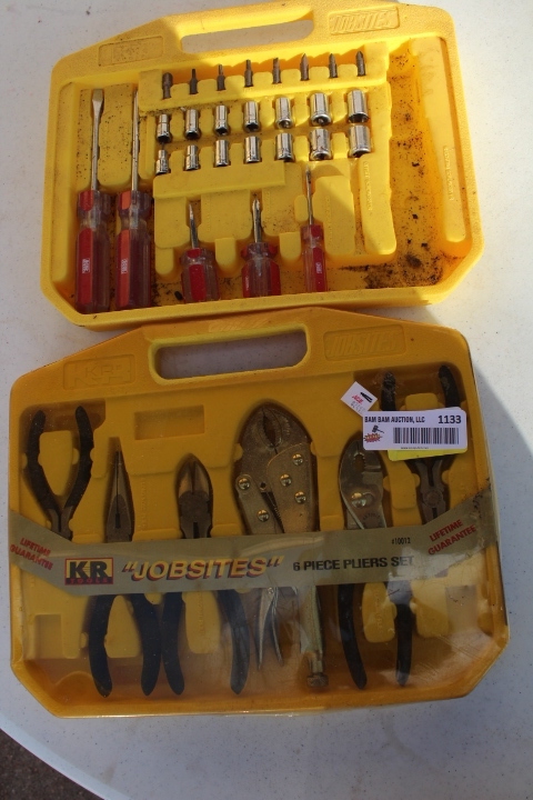 lot 1133 image: Pliers (new) and Screwdrivers (missing 2 pieces) Sets