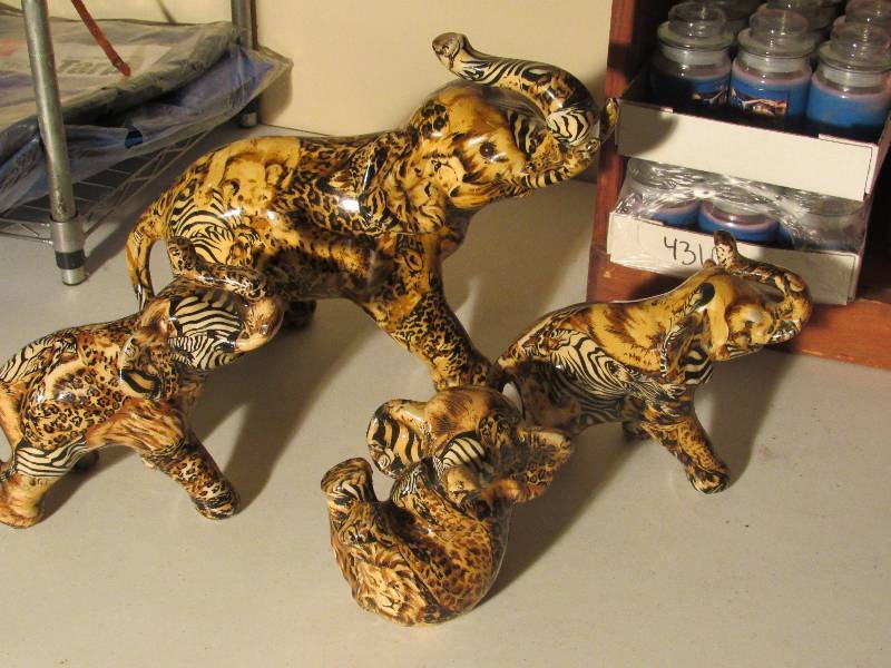 lot 5004 image: 4 Decorative Elephants - 3 small, 1 larger
