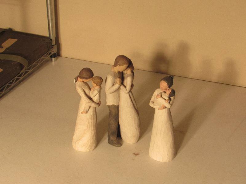 lot 5021 image: 3 Willow Tree Figurines