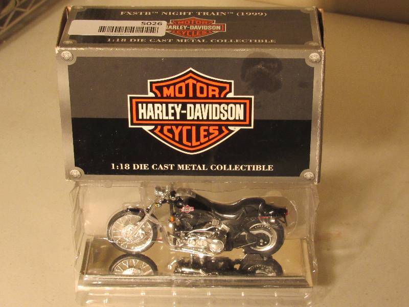 lot 5026 image: 1999 FXSB Night Train Harley Davidson 118 Die Cast