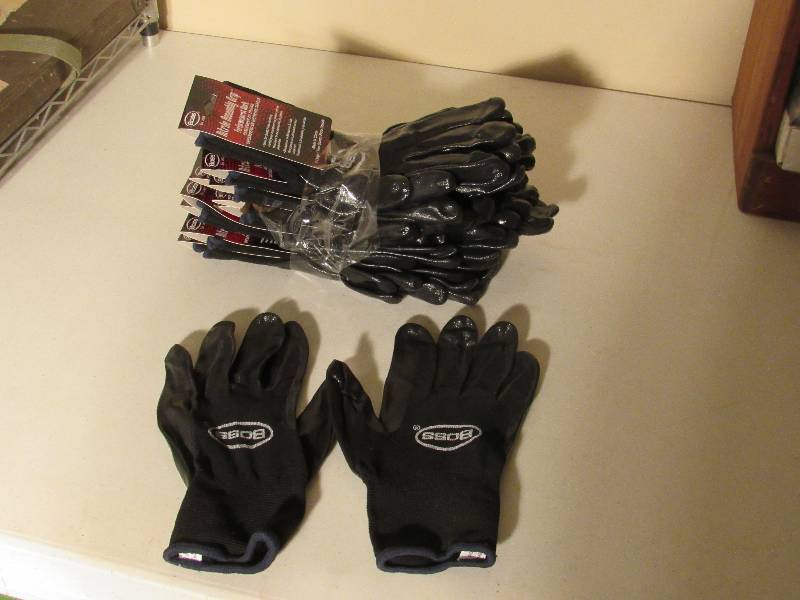 lot 5028 image: 12 Boss Nitrile Assembly Grip XL Gloves