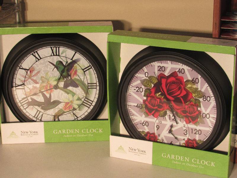 lot 5030 image: 2 Garden Clocks