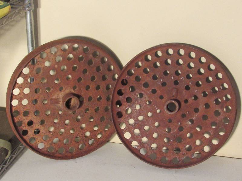 lot 5031 image: Antique John Deere Implement Wheels