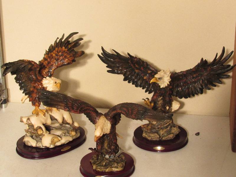 lot 5044 image: 3 Bald Eagle Figurines - One Foot Broken