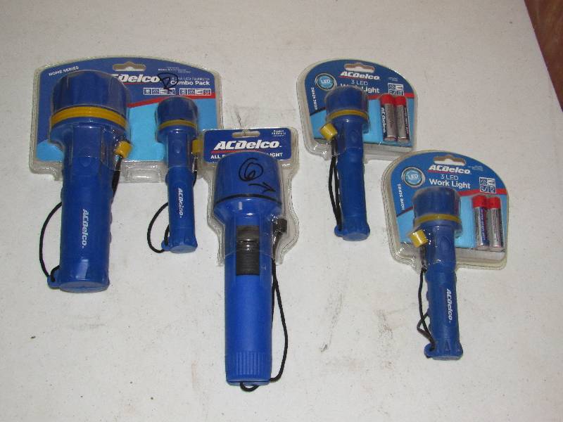 lot 5055 image: 5 AC Delco LED Flashlights