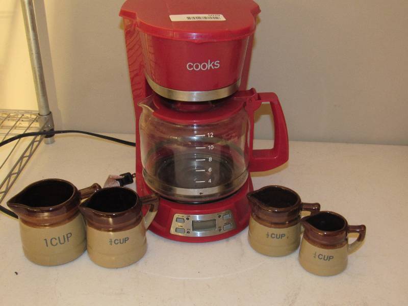 lot 5079 image: Cooks Coffee Maker & 14, 12, 34, 1 Ceramic Cups