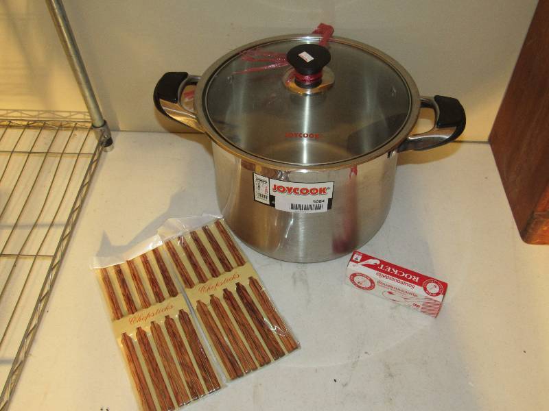 lot 5084 image: Stainless Steel Joycook Pot - Appears New