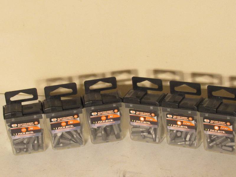 lot 5087 image: 3 Packs of 1 Square Bits - 27pc, 3 packs of 1 Flat Bits