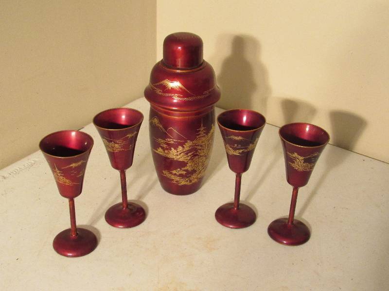 lot 5111 image: Japanese Tea Set - Made of Wood - 5 pc set