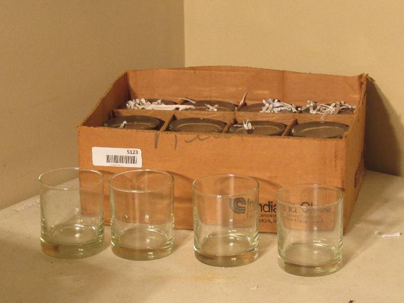 lot 5123 image: 12 Glasses