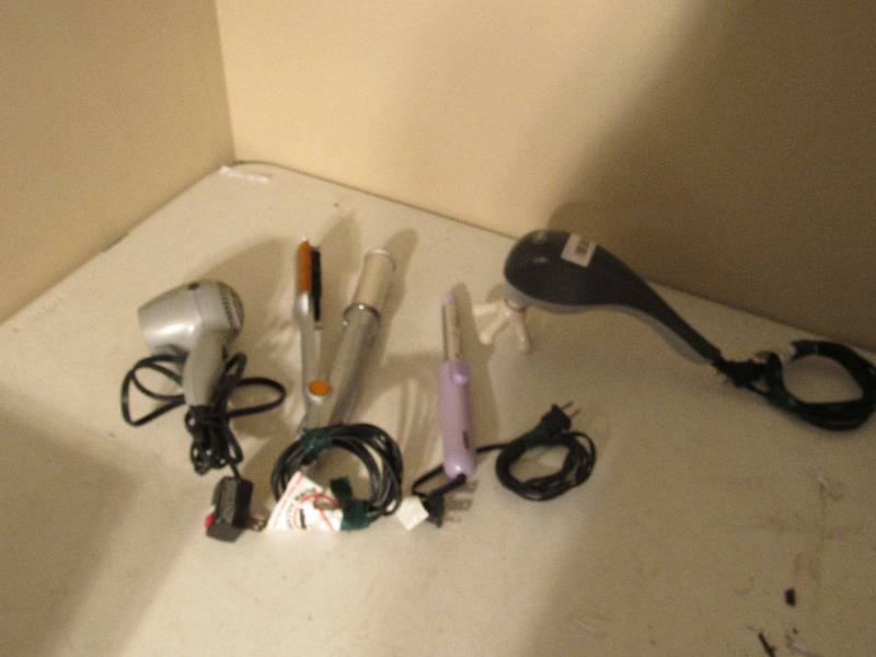 lot 5130 image: Blow Dryer, Curler, Massager