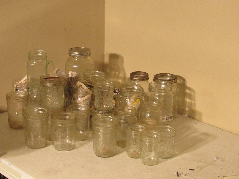 lot 5132 image: Lot of canning  jelly jars