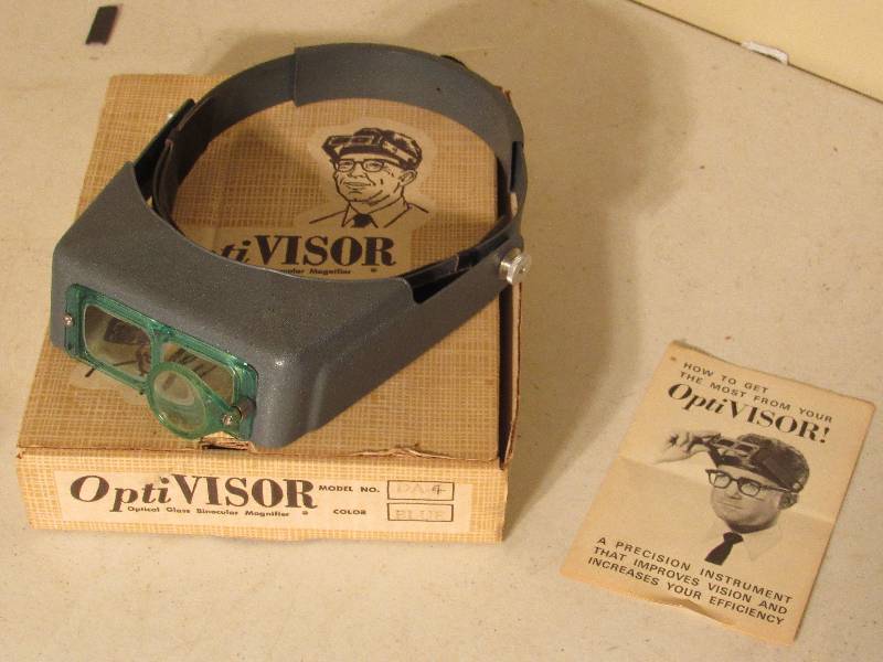 lot 5140 image: OptiVisor with box