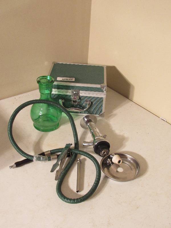 lot 5144 image: Hookah in case