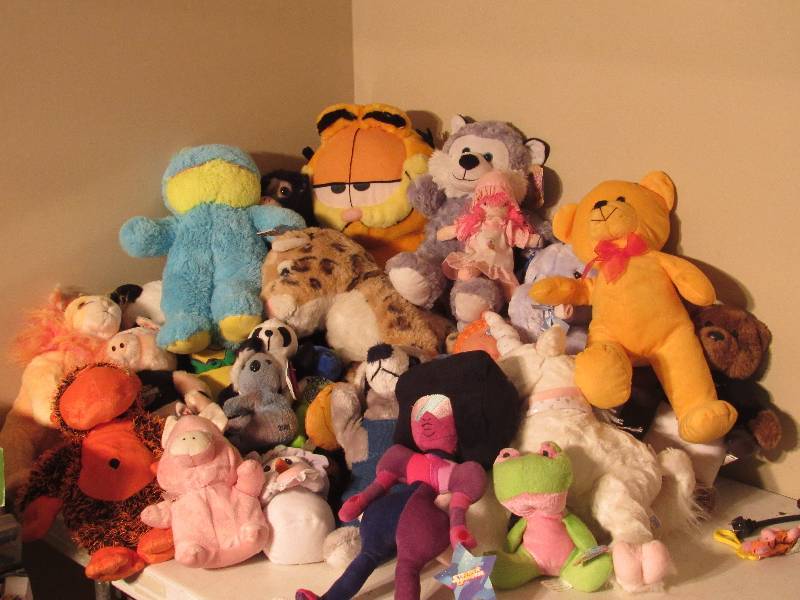 lot 5145 image: Lot of stuffed animals - Garfield