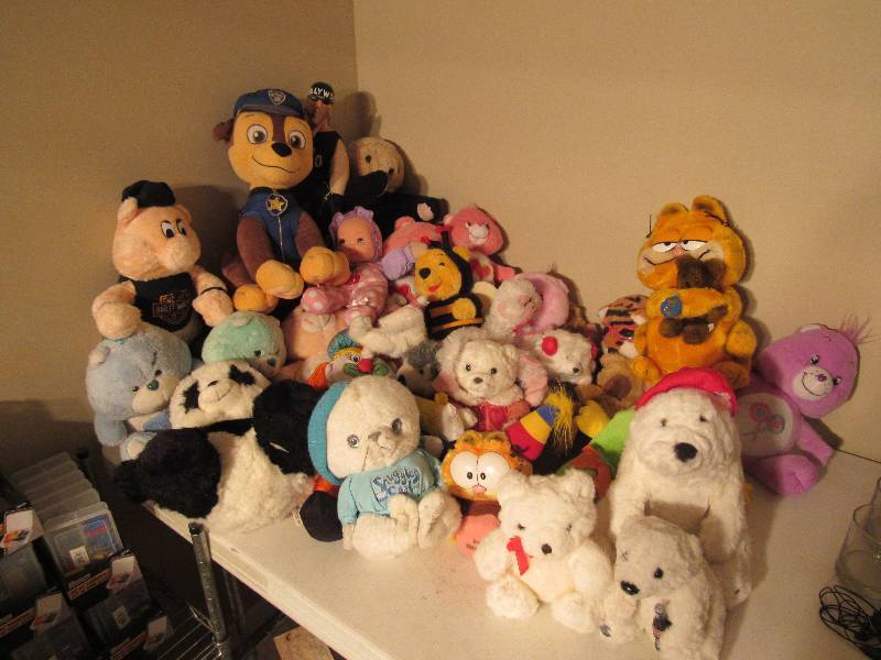 lot 5193 image: Lot of stuffed animals  - Paw patrol