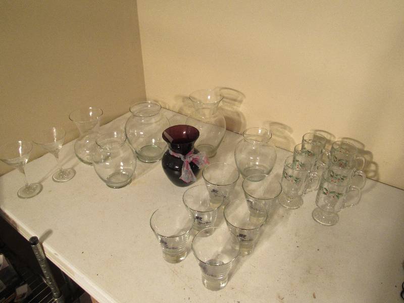 lot 5205 image: Assorted Glassware